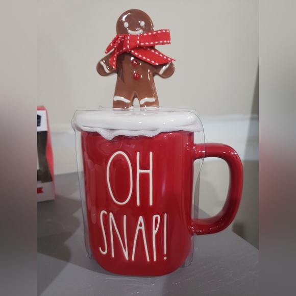 Rae Dunn Other - Rae Dunn Oh Snap mug with topper